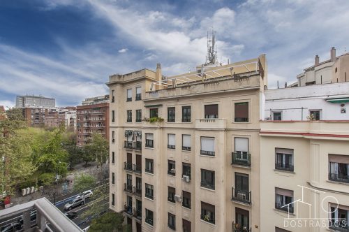Vistas desde balcón hacia la Calle Alberto Aguilera, Madrid.
