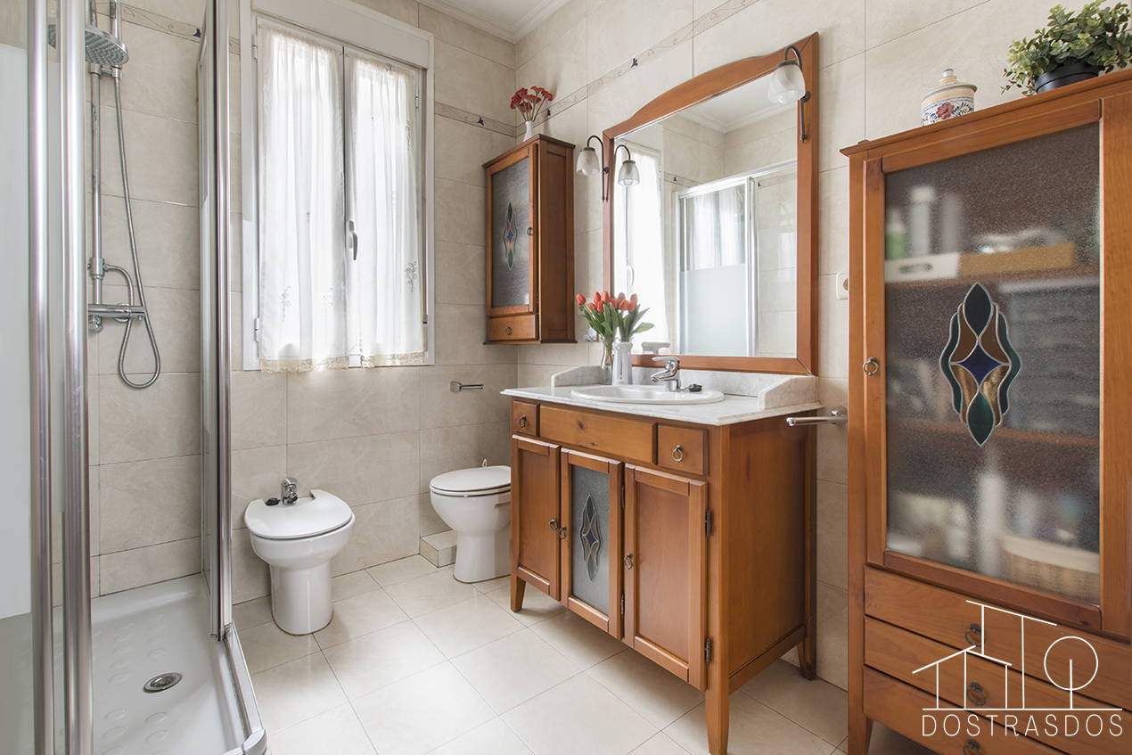 Baño de piso en venta en centro de Madrid